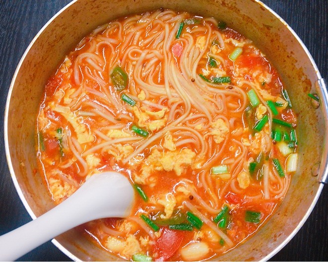 美加贸易谈判停滞 特朗普威胁加征更高关税