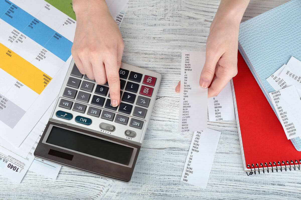 港股收盘(08.14) | 恒指收跌0.37% 内险股表现强劲 多数医药股延续涨势